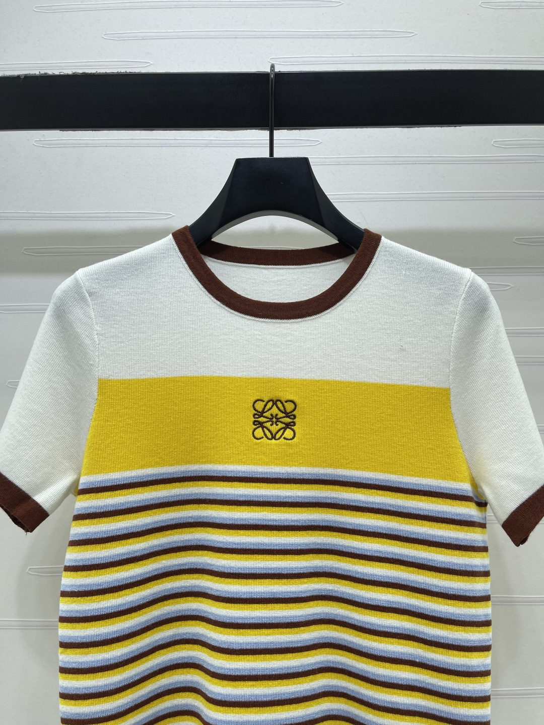 Women's short sleeves